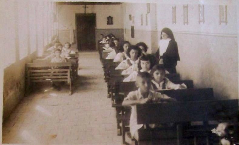 Sala de aula das Irmãs Missionárias Capuchinhas em 1924